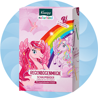 Verpackung eines rosa Kinder-Schaumbads mit zwei Einhörnern vor einem Regenbogen, Markenname „Kneipp naturkind“ und Schriftzug „Regenbogenmagie Schaum Bäder“ sowie Hinweis „Mit langanhaltendem Schaum“