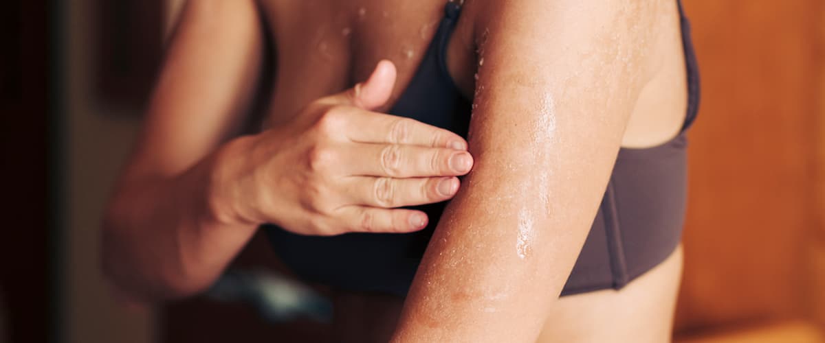 Selbstbräuner-Flecken entfernen