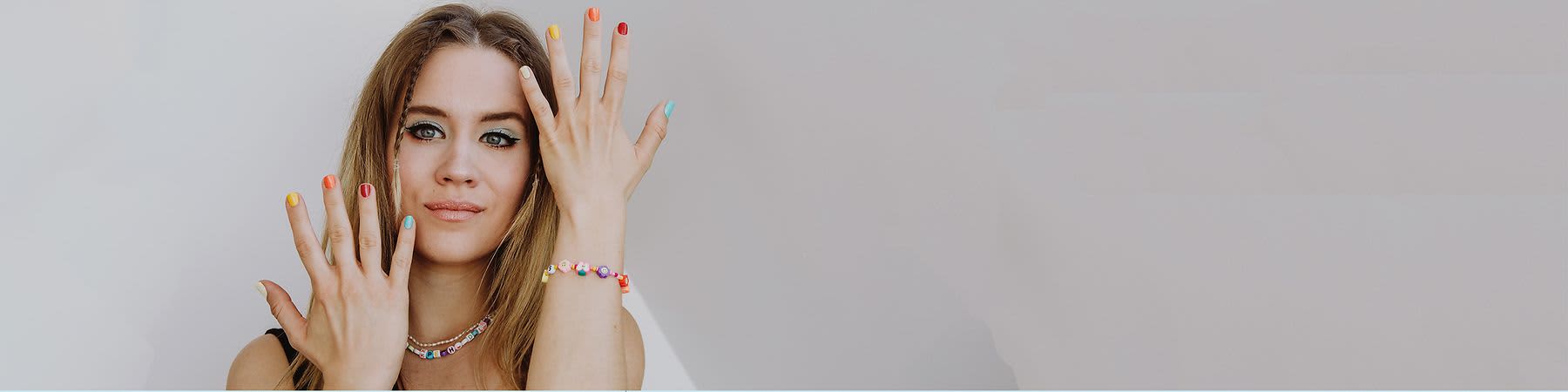 Festival Make-up und Nägel