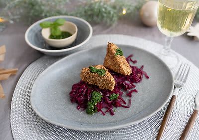 Auf den Tellern anrichten