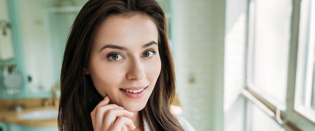 natürlich geschminkte Frau