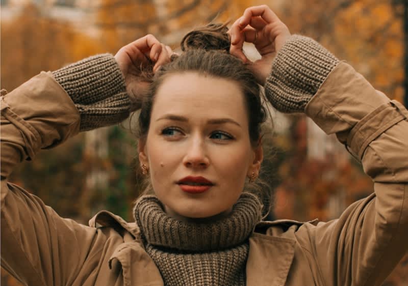 Frau mit roten Lippen 