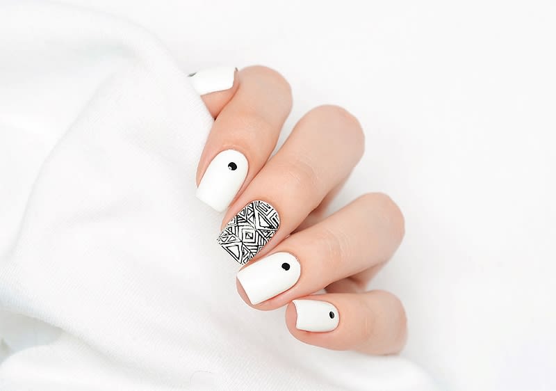 weiße Nägel 4