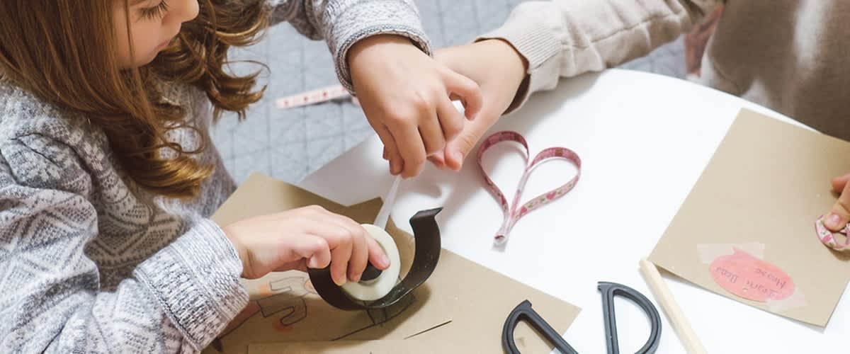 Weihnachtsbasteln Mama und Kind