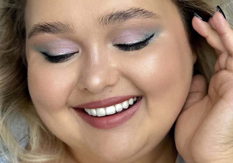 Mädchen mit Konzert Make-up