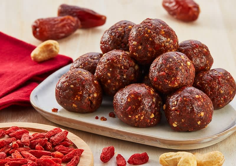 Energy-Balls mit Gojibeeren-Kakao