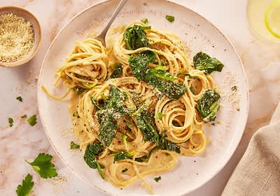 Spaghetti Cashew Carbonara mit Spinat