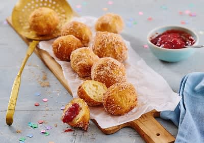 Quarkbällchen mit Erdbeermarmelade