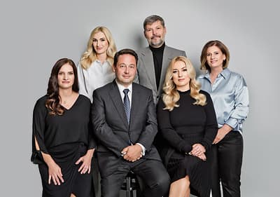 Im Bild: Die Geschäftsleitung von dm in der Slowakei