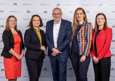 Im Bild: die Geschäftsführung von dm in Bosnien und Herzegowina