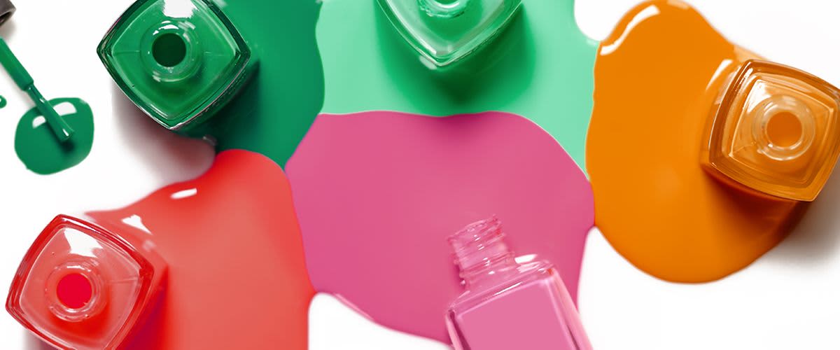 Farbenfrohe Nagellacke