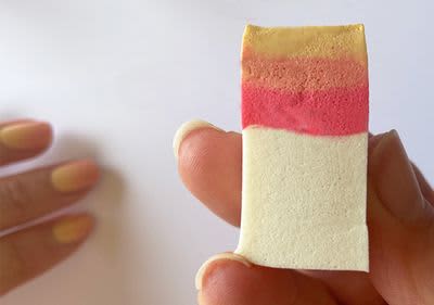 Make-Up-Schwämmchen bemalen