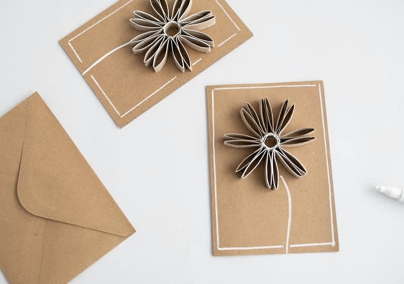 Upcycling-Karten aus Toilettenpapierrollen 