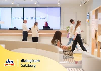 Eingangsbereich des dm dialogicum