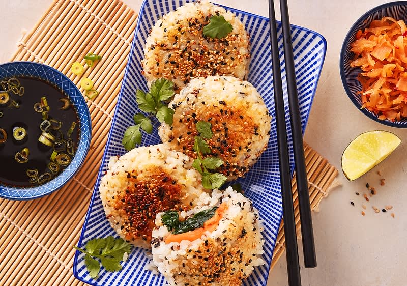 Onigiri mit veganem Lachs