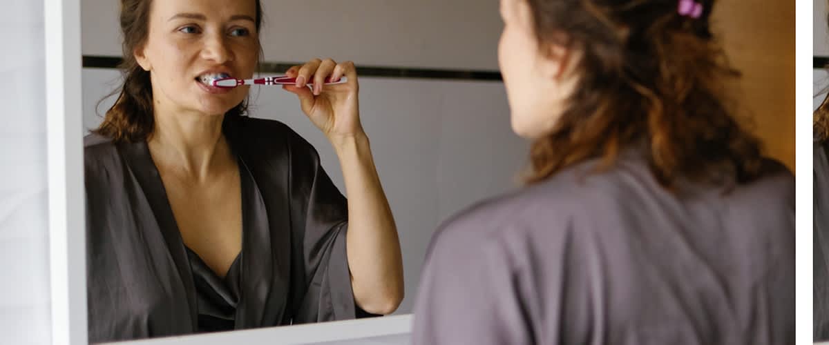 Mutter & Kind bei der Zahnpflege