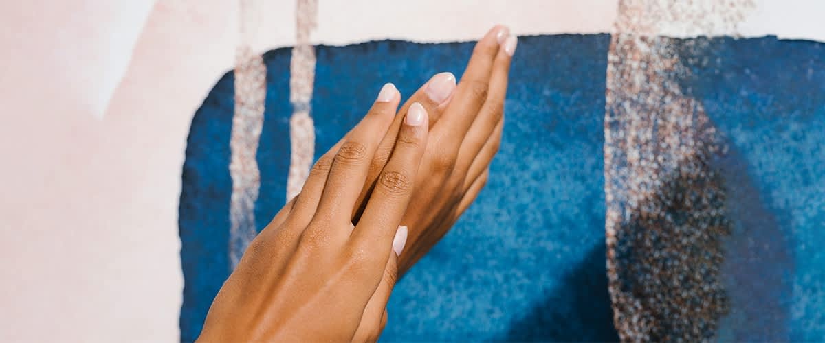 Hände mit schönen Nägeln