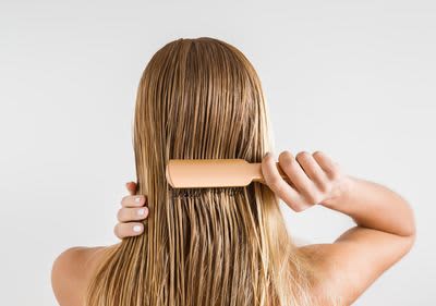 lange braune Haare pflegen