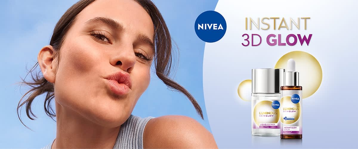 Nivea Instant 3D Glow Serum mit Flasche und Tropfer auf blauem Hintergrund