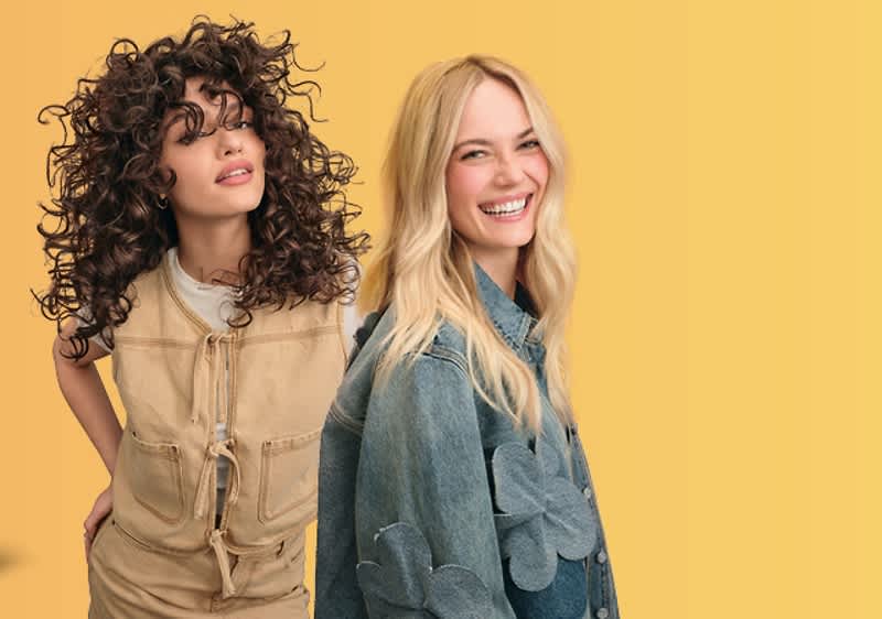 Mode mit lockigem und glattem Haar auf gelbem Hintergrund