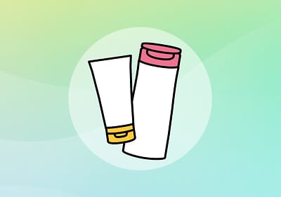 Hautpflegeprodukte auf grünem Hintergrund