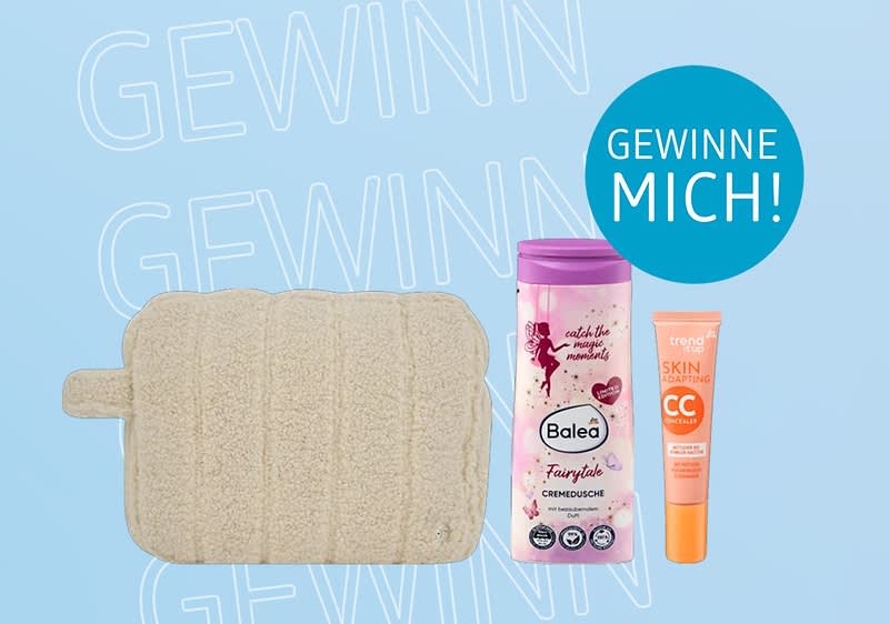 Gewinnspiel mit Duschcreme, CC Cream und Badeschwamm auf blauem Hintergrund