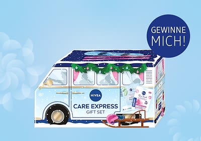 Eine Geschenkbox in Form eines blauen Vans mit Nivea-Logo, Aufschrift „Care Express Gift Set“, dekoriert mit grüner Girlande und rosa Vorhängen, daneben ein Schlitten mit Nivea-Produkten, Text „Gewinne mich!“ in einem blauen Kreis