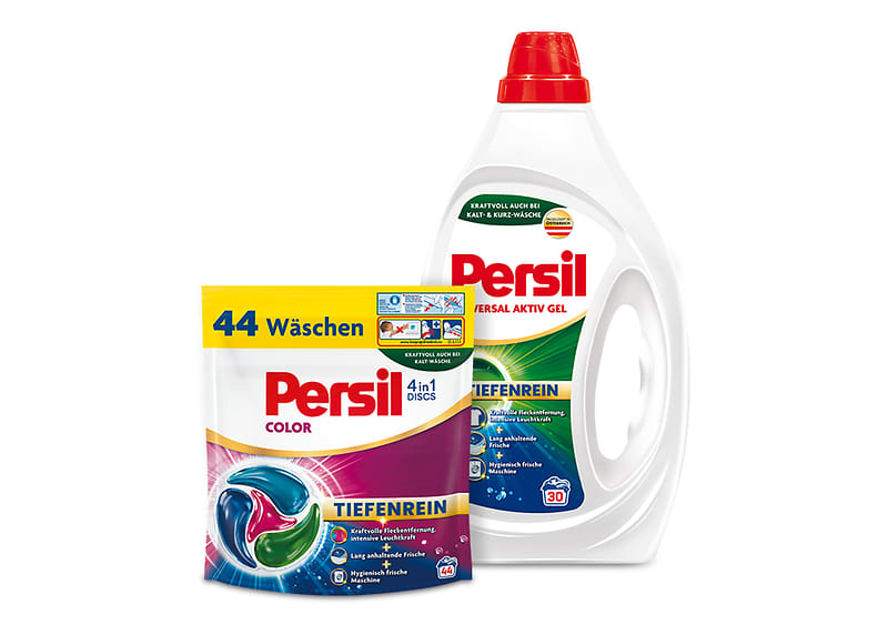Eine Packung Persil Color Waschmittel mit der Aufschrift „44 Wäschen“ neben einer Flasche Persil Aktiv Gel