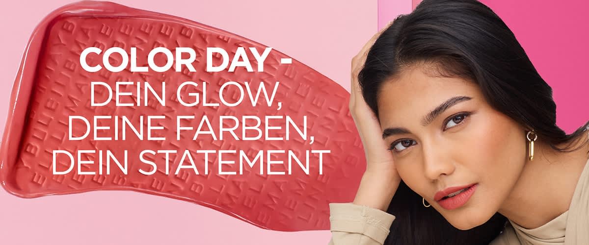 Color Day Spruch mit schwarzhaariger Frau und Markennamen im Hintergrund