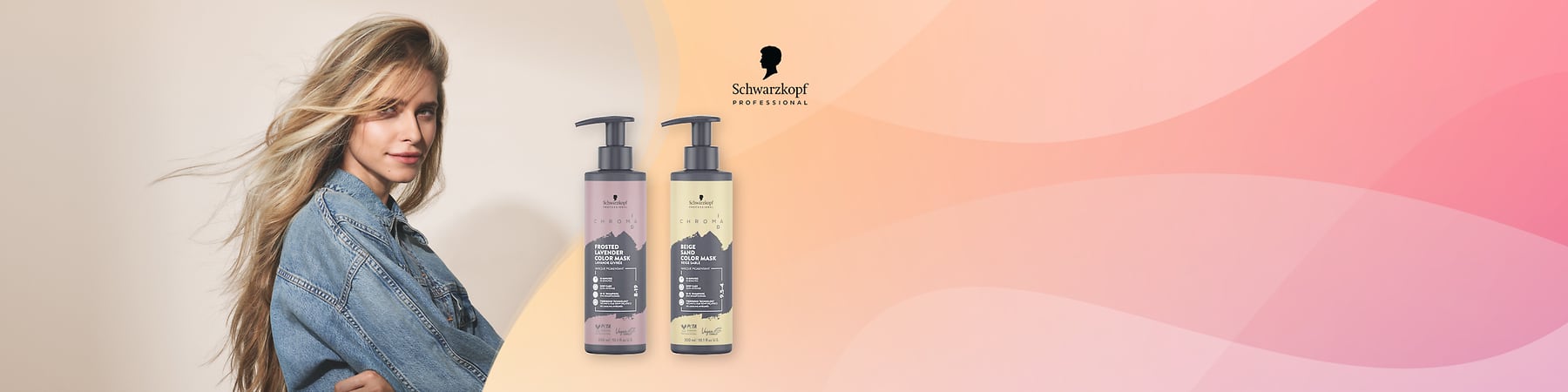 Blonde Frau mit offenem Haar und Jeansjacke links, rechts zwei Schwarzkopf Professional Chroma ID Color Mask Pumpspender nebeneinander mit Aufschriften „Frosted Lilac Color Mask“ und „Beige Color Mask“ vor rosa-orangen Farbverlauf und Schwarzkopf-Logo oben rechts