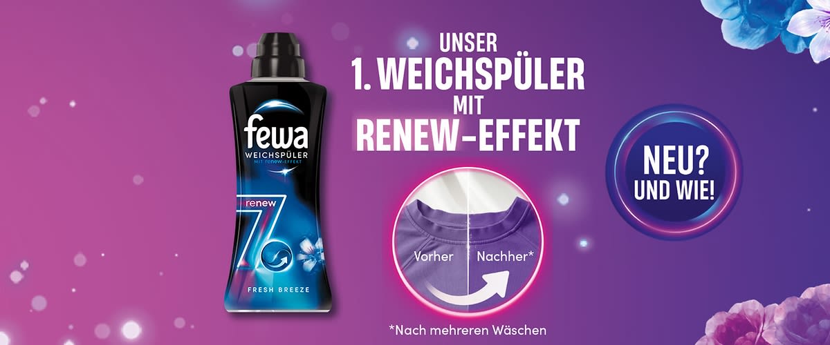 Schwarze Flaschenpackung des Weichspülers „fewa renew“ mit blauem Label und Schriftzug „fresh breeze“, rechts Text „Unser 1. Weichspüler mit Renew-Effekt“ sowie Kreis mit Vorher-/Nachher-Darstellung eines violetten T-Shirts und Hinweis „*Nach mehreren Wäschen“