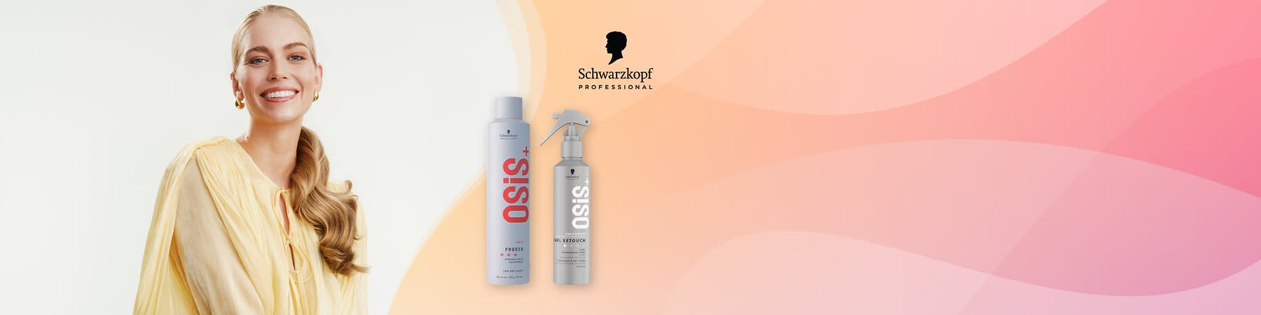 Lächelnde Frau mit seitlichem Pferdeschwanz und goldenen Creolen links, in der Mitte eine hohe hellgraue Haarspray-Dose mit rotem Schriftzug „OSIS+ FREEZE“, rechts eine graue Pumpsprühflasche mit weißem Schriftzug „OSIS+ GIRL RETOUCH“, oben rechts das Schwarzkopf Professional Logo