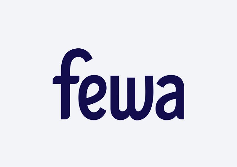 Dunkelblaues Schriftlogo mit dem Wort „fewa“ in abgerundeter, moderner Schrift auf hellem Hintergrund