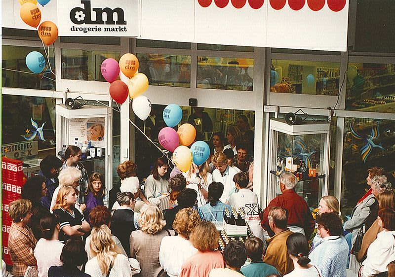 Eröffnung einer dm Filiale in den 1980er Jahren