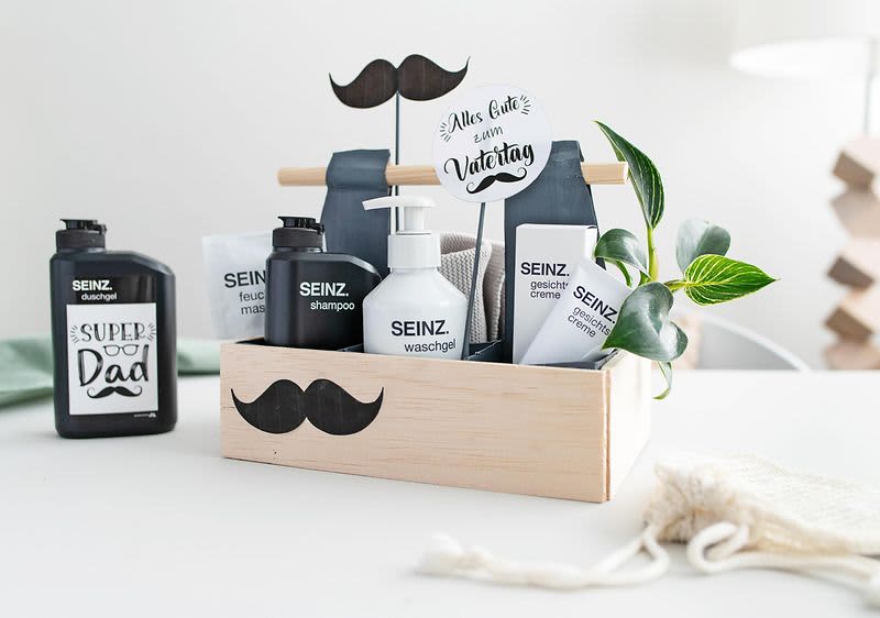 Geschenkekiste mit SEINZ Produkten