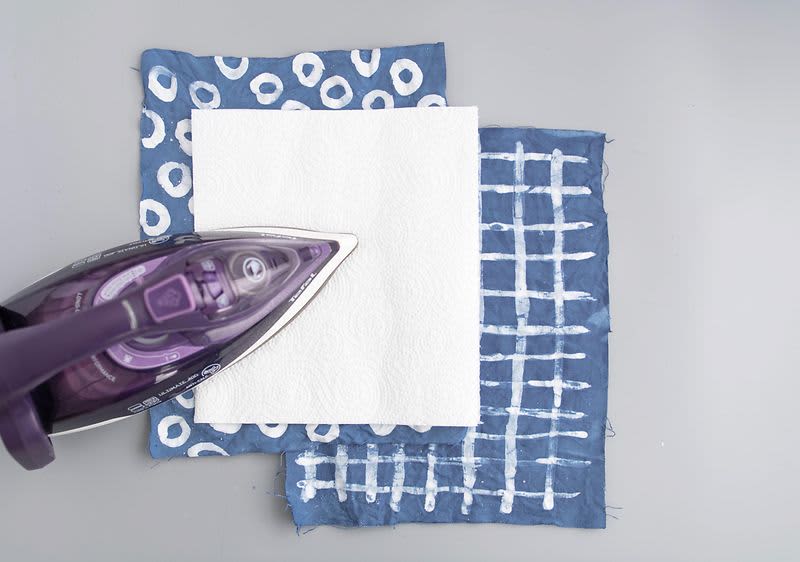 Bügeleisen und Stoffserviette
