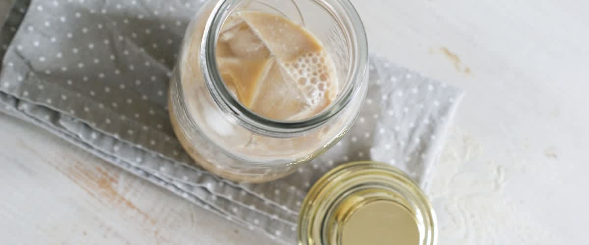 Mit Eiswürfeln abbrühen.