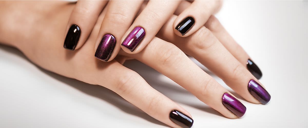 Frau bei Gesichtsbehandlung