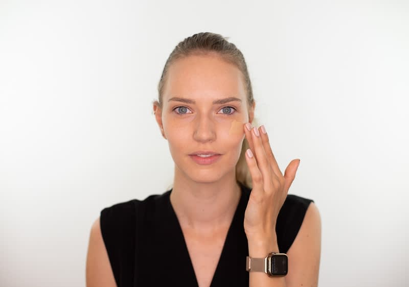 Herbstlook Teint Schritt 2