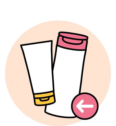 Zwei stilisierte Kosmetikflaschen, eine mit gelbem Verschluss und eine mit rosa Verschluss, stehen nebeneinander vor einem hellen, kreisförmigen Hintergrund, daneben liegt ein rosa Ball