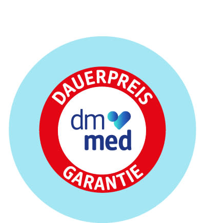 Ein rundes Logo mit einem hellblauen Hintergrund, einem roten Ring und der weißen Aufschrift „DAUERPREIS GARANTIE“, in der Mitte das dm med Logo mit einem blauen Herzsymbol