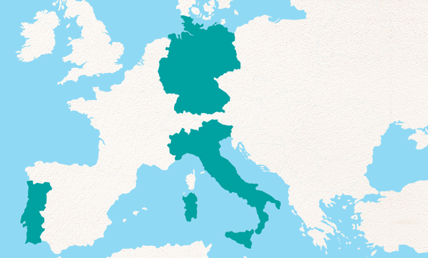 Karte von Westeuropa mit Deutschland, Frankreich, Italien und Spanien in Grün hervorgehoben und umliegende Länder im blauen Meer und hellen Landanschnitt