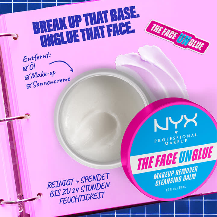 Eine geöffnete Verpackung des NYX Professional Makeup Entferner-Balsams „The Face Unglue“ auf einem rosa Hintergrund. Der Text beschreibt die Entfernung von Öl, Make-up und Sonnencreme.