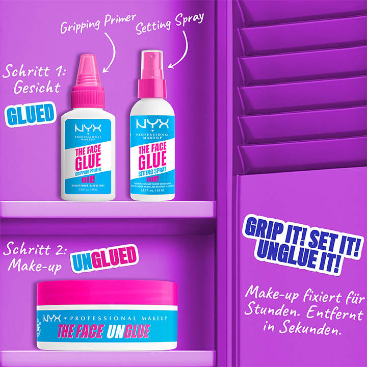Zwei NYX Produktflaschen mit der Aufschrift „The Face Glue“ und „Setting Spray“ stehen auf einem lila Regal. Daneben ein Tiegel mit der Aufschrift „UNGULED“. Text auf dem Bild: „Schritt 1: Gesicht GLUED“, „Schritt 2: Make-up UNGULED“, „Grip it! Set it! Unglue it!“, „Make-up fixiert für Stunden – Einfach“