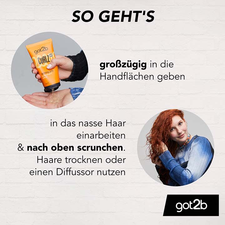 Zwei runde Ausschnitte vor hellem Ziegelhintergrund: oben links eine Hand hält eine orangefarbene Tube got2b CURLZ und drückt Produkt auf die andere Hand, rechts unten eine Person mit schulterlangem, nassem, lockigem Haar kämmt die Haare mit den Fingern und hebt sie nach oben, dazwischen deutscher Anleitungstext zur Anwendung: großzügig in die Handflächen geben, in das nasse Haar einarbeiten & nach oben scrunchen. Haare trocknen oder einen Diffusor nutzen