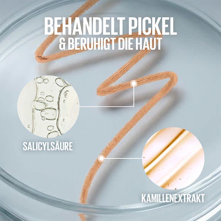Make-up-Stiftpastenkurve auf hellem Hintergrund mit zwei verknüpften Lupenbildern; linke Lupe zeigt klare Gelbläschen mit Beschriftung „SALICYLSÄURE“, rechte Lupe zeigt goldene, schimmernde Streifen und feine Partikel mit Beschriftung KAMILLENEXTRAKT
