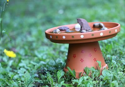 Selbstgebaute Vogeltränke