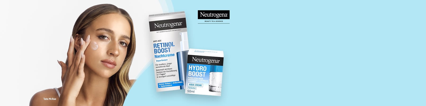 Zwei Produktverpackungen von Neutrogena sind abgebildet, links eine schwarze und hellblaue Verpackung mit der Aufschrift Neutrogena Anti-Age Retinol Boost Nachtcreme, daneben eine weiße und blaue Verpackung mit der Aufschrift Neutrogena Hydro Boost Aqua Creme, beide Verpackungen zeigen das Neutrogena-Logo und den Slogan Beauty to a Science oben rechts auf einem hellblauen Hintergrund