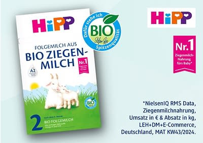 Produktverpackung einer Bio-Ziegenmilch-Folgemilch mit der Aufschrift „HiPP“, „Bio Ziegenmilch“, „Nr. 1 Ziegenmilchnahrung fürs Baby“, „2 nach dem 6. Monat“, „Bio Folgemilch“ und „Dafür stehe ich Bio-Spitzenqualität“, daneben ein rotes Quadrat mit „Nr. 1 Ziegenmilchnahrung fürs Baby“ und ein Sternchenhinweis zu NielsenIQ RMS Data