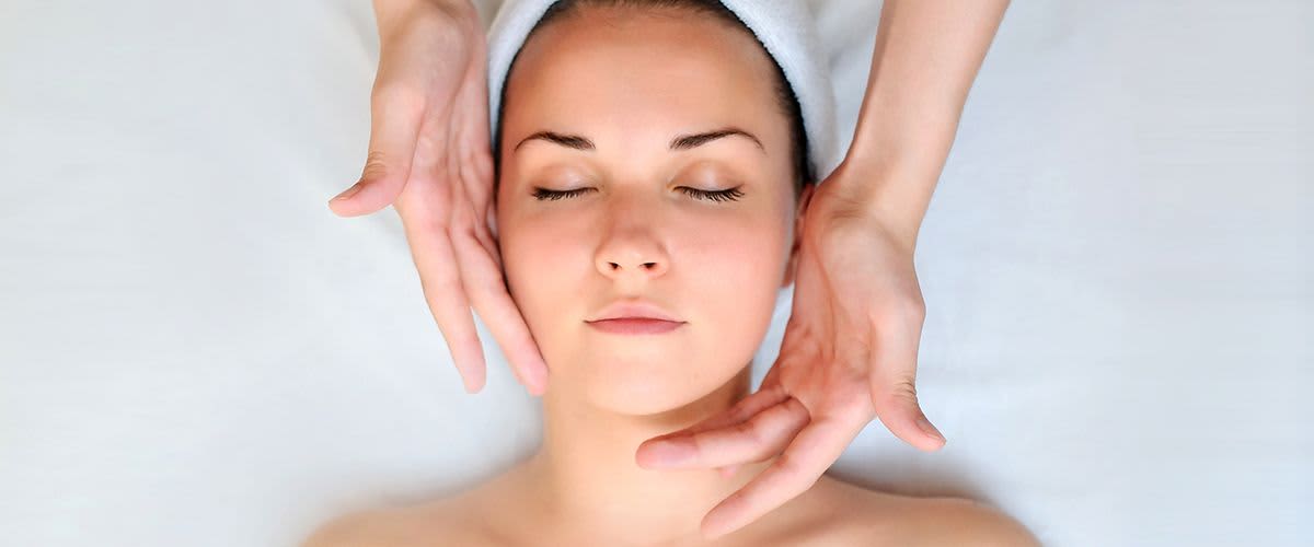 Gesichtsmassage